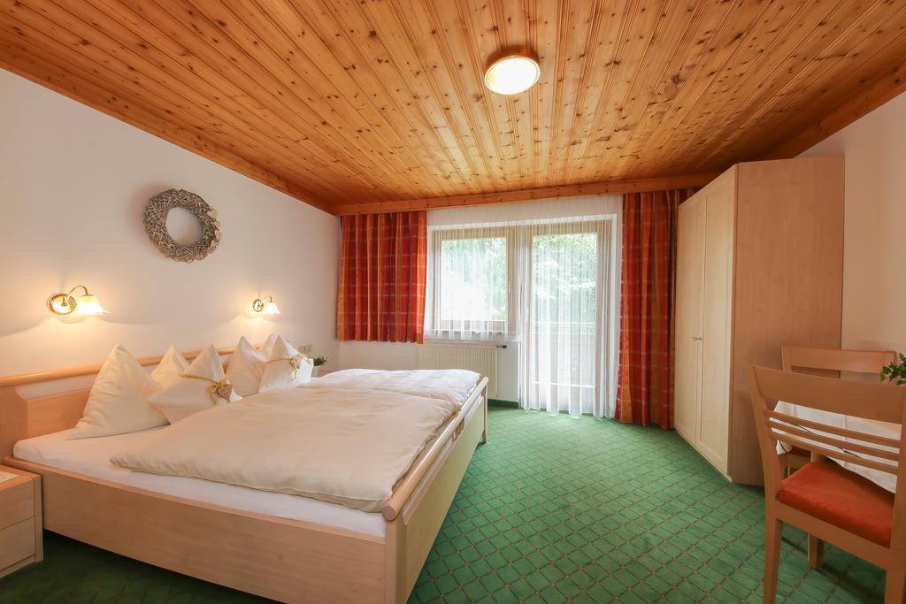 Haus Spieleck Bed & Breakfast Saalbach-Hinterglemm Luaran gambar
