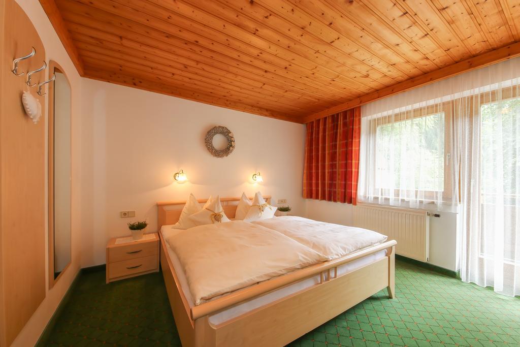 Haus Spieleck Bed & Breakfast Saalbach-Hinterglemm Luaran gambar
